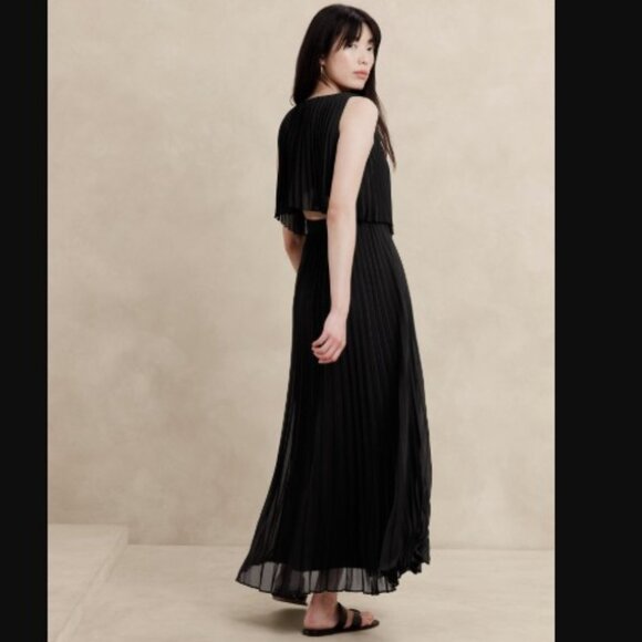 Banana Republic Dresses & Skirts - NEW Banana Republic sz 14 Black Pleated Chiffon Maxi Dress